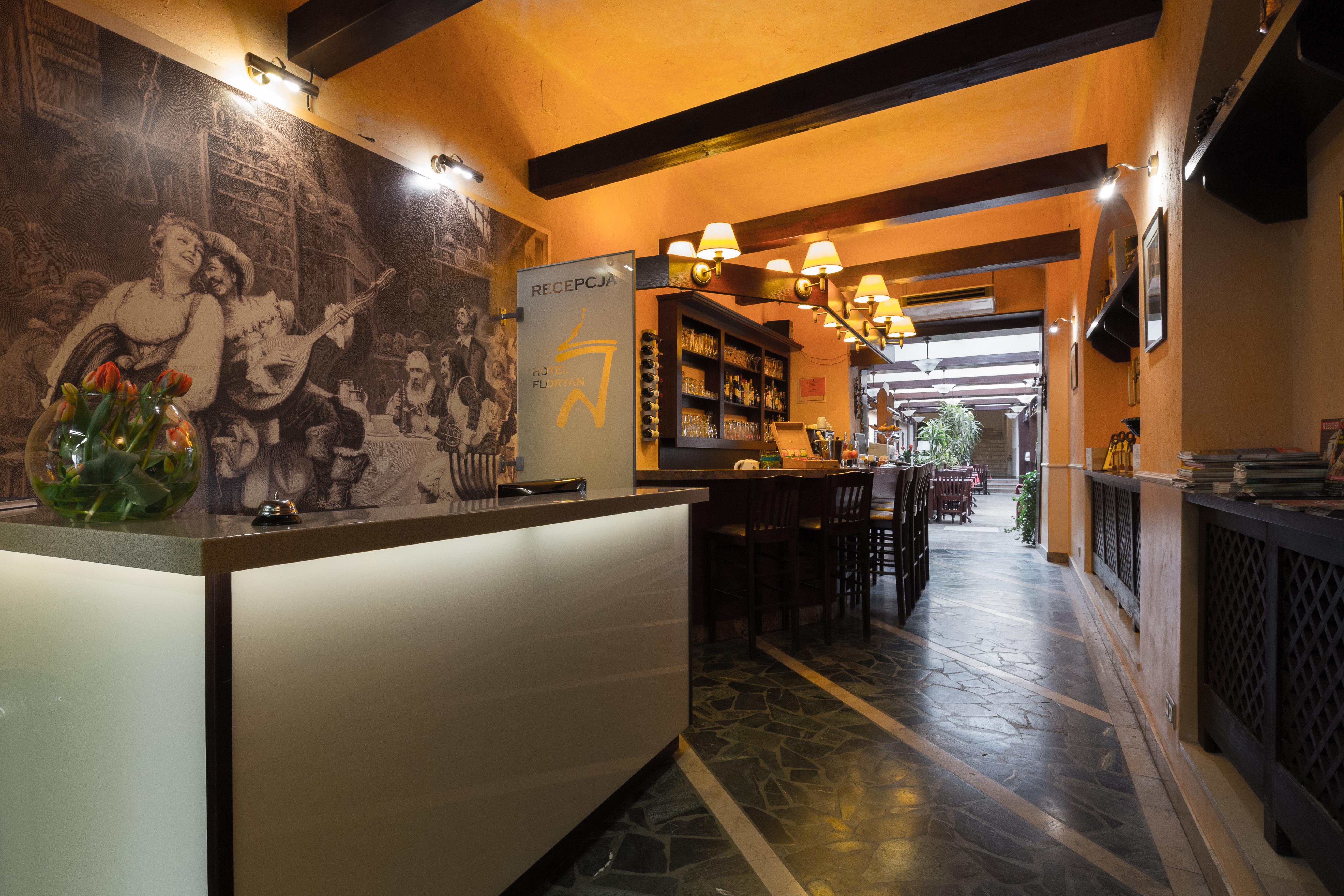 Hotel Floryan Old Town 3*