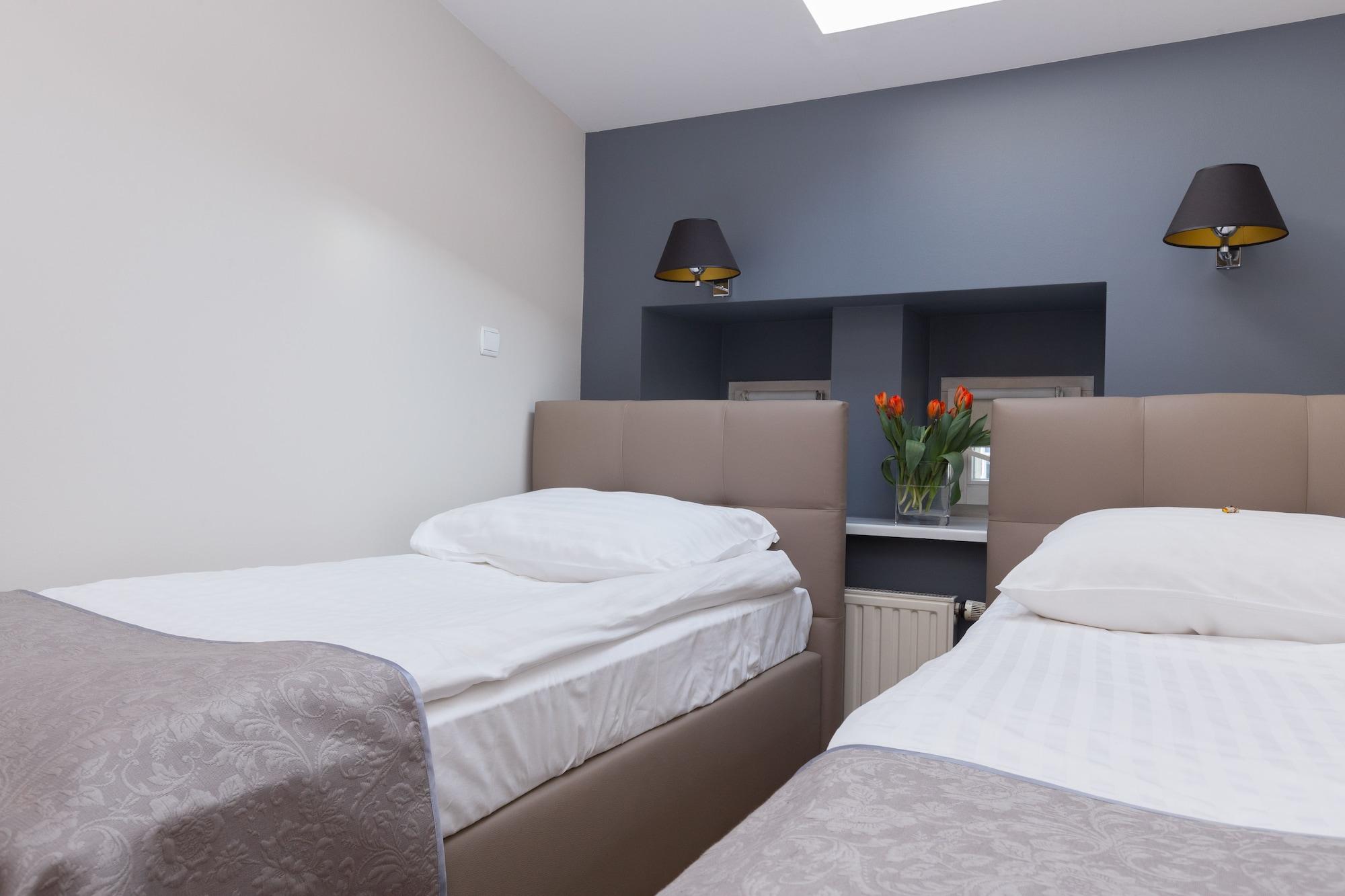 Готель Floryan Old Town 3*